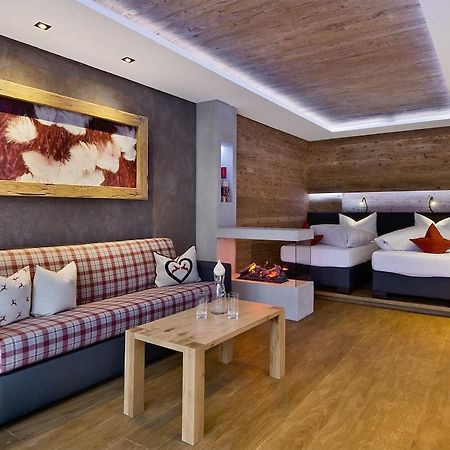 Pete Alpine Boutique Hotel - Klein Und Fein - Private Spa Suiten Und Zimmer Sankt Anton am Arlberg Pokoj fotografie