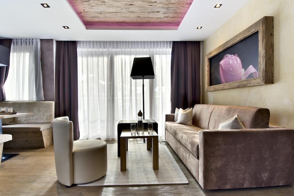 Pete Alpine Boutique Hotel - Klein Und Fein - Private Spa Suiten Und Zimmer Sankt Anton am Arlberg Pokoj fotografie
