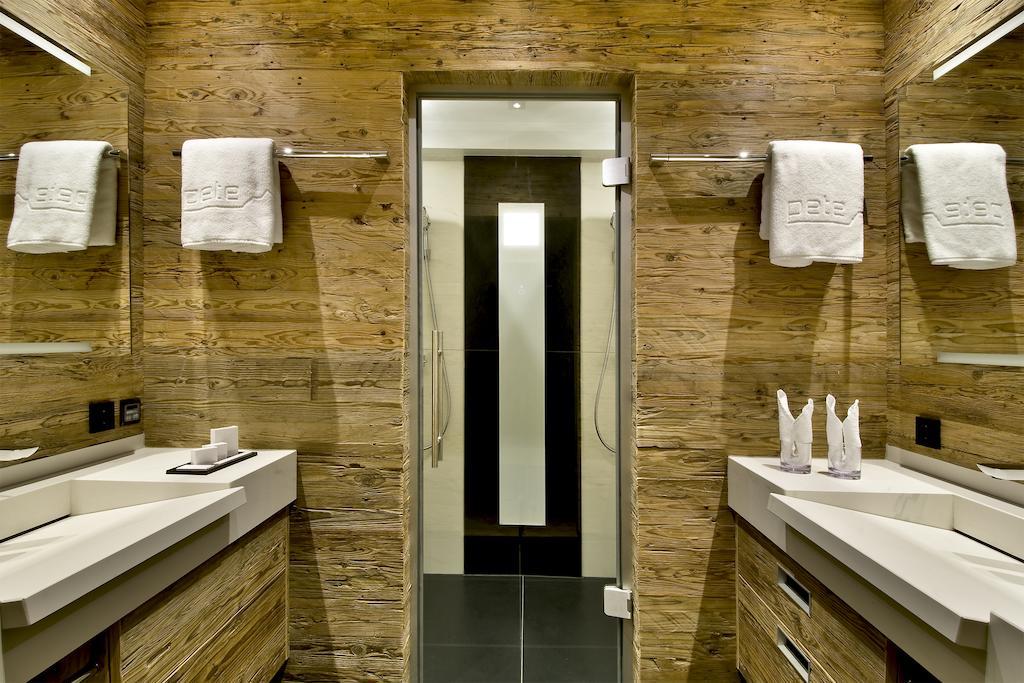 Pete Alpine Boutique Hotel - Klein Und Fein - Private Spa Suiten Und Zimmer Sankt Anton am Arlberg Pokoj fotografie
